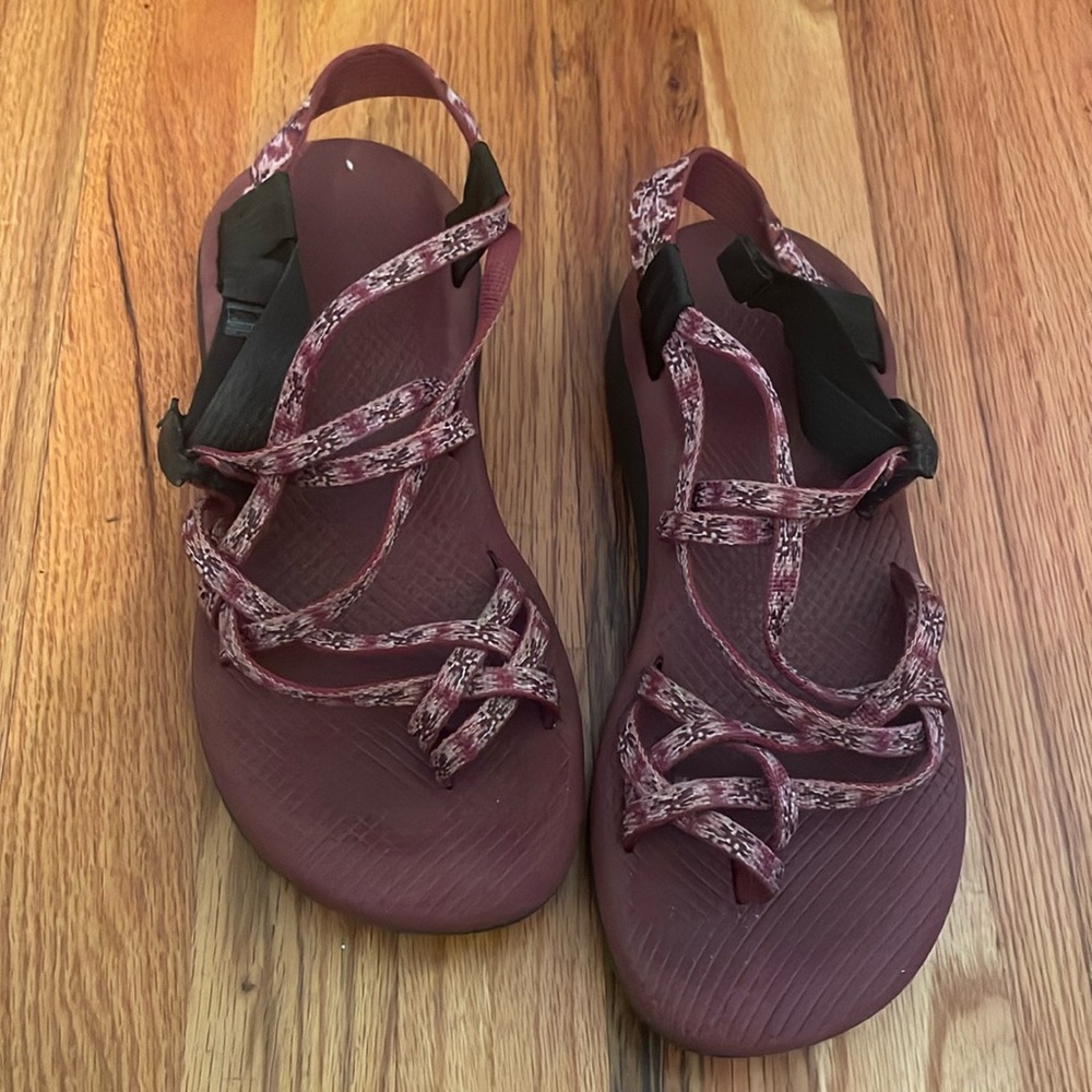 Chaco size 10 pink sandals